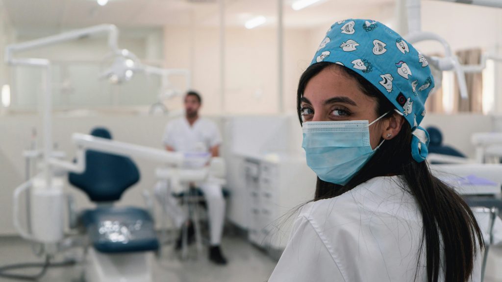 Dentista a Laveno: le domande più frequenti dei pazienti