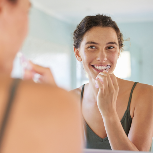 Lavare i denti subito dopo mangiato fa male